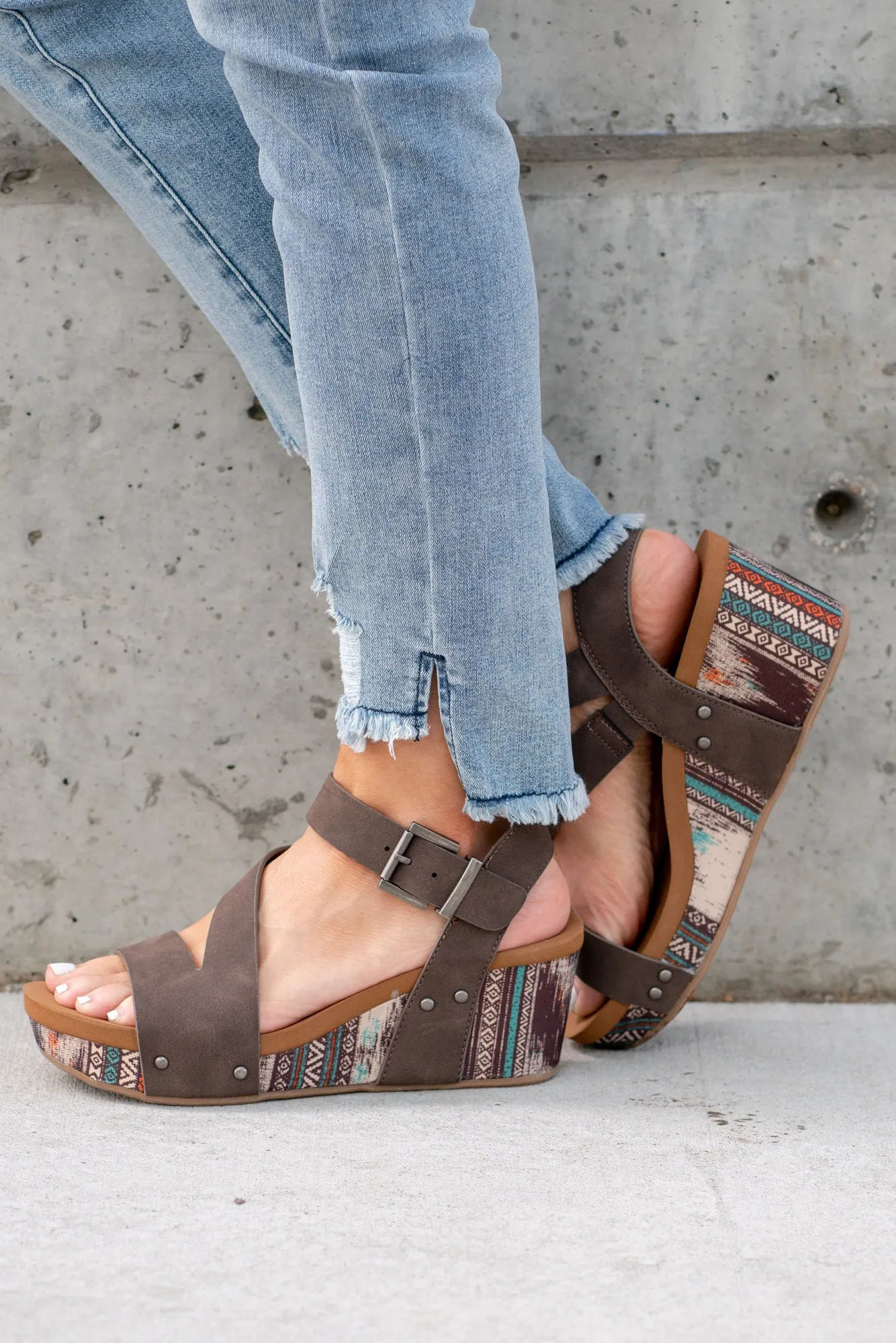 Giavanna Wedge Sandals - Brown