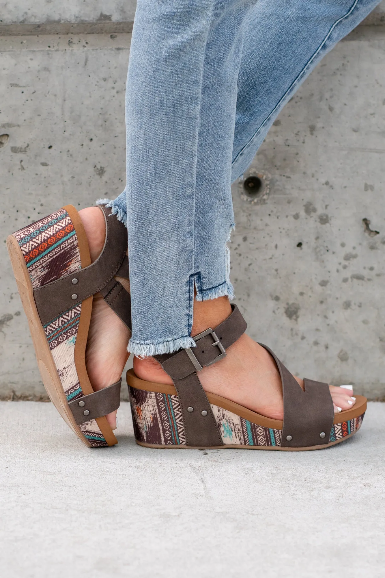 Giavanna Wedge Sandals - Brown