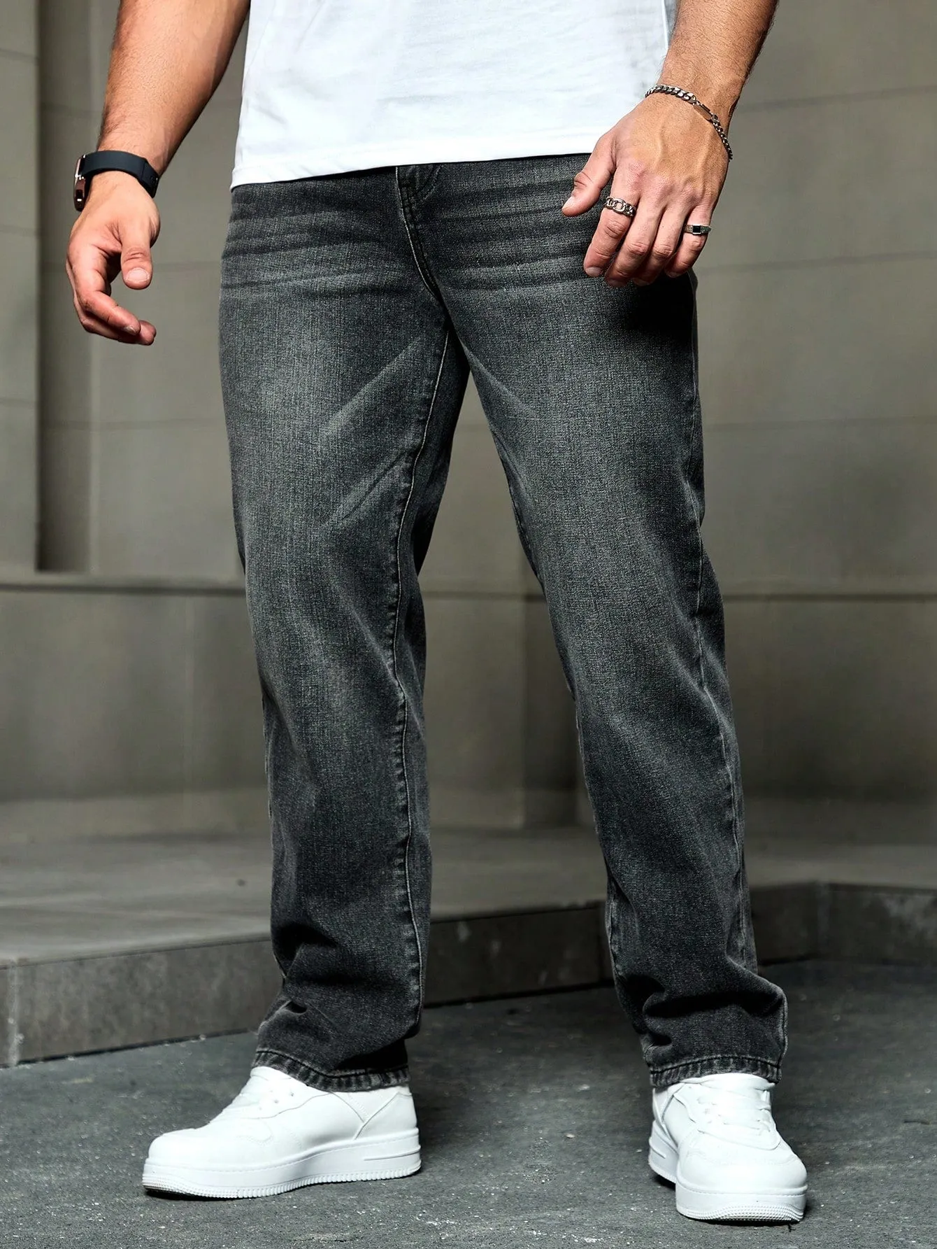 Manfinity RivetRise Men Light Grey Denim Straight Casual Pants