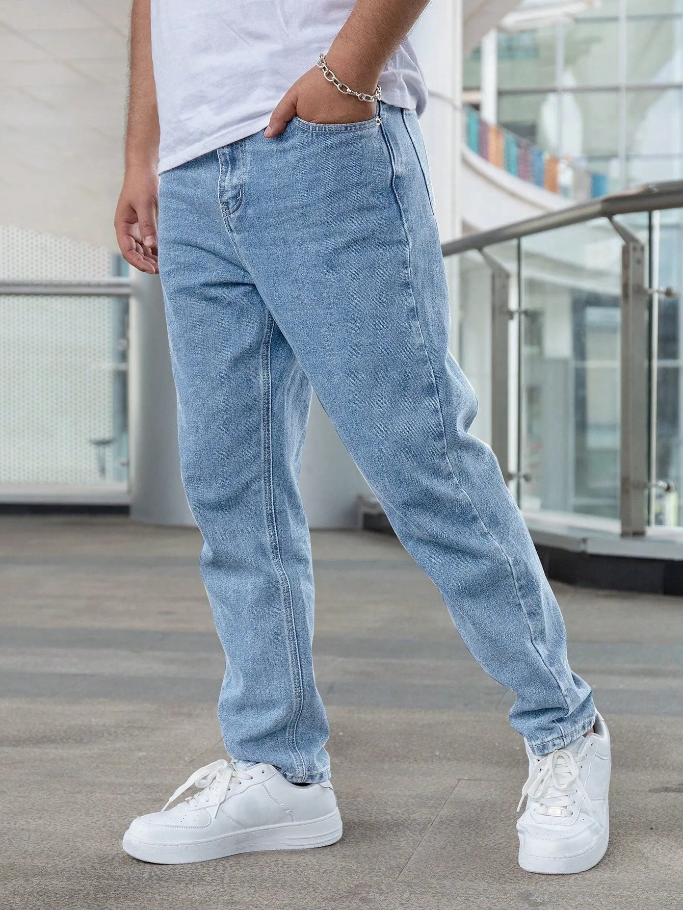 Men's Casual Straight Leg Jeans With Pockets