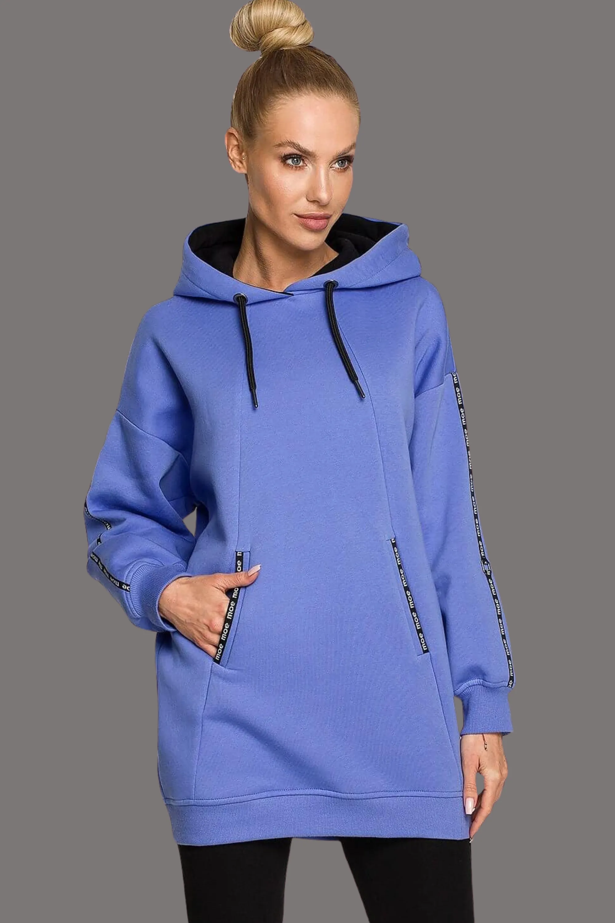 Statement Style: Cozy Sweatshirt Tunic with Logo Detailing