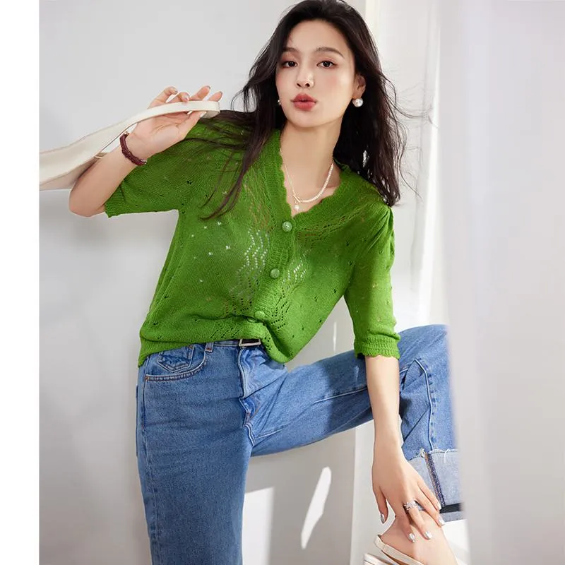 Thin Persea Knitted V-Neck Hollowed-Out Blouse